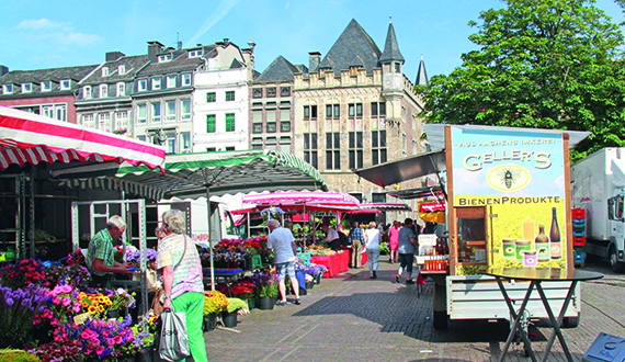 Weekly Market And Organic Market Einkaufen In Aachen