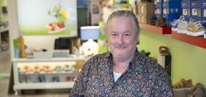 Grashüpfer Kinderschue in der Elisengalerie Aachen