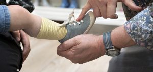 Grashüpfer Kinderschue in der Elisengalerie Aachen